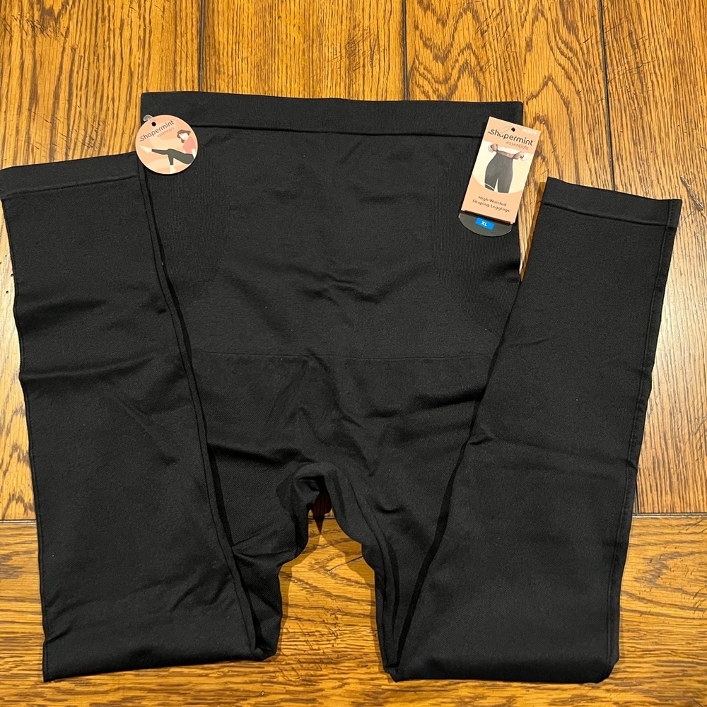 Shapermint essentials
High Waisted Shaping Leggings
New with Tags